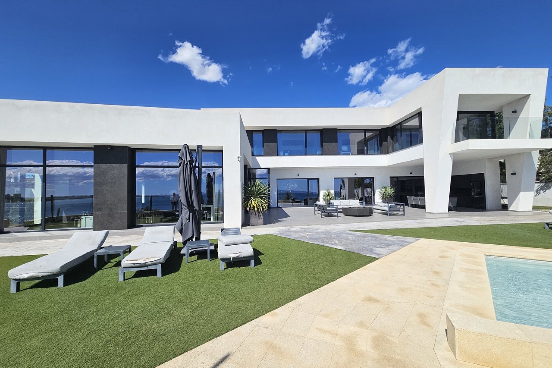 Resale - Villa / House - Orihuela Costa - Cabo Roig