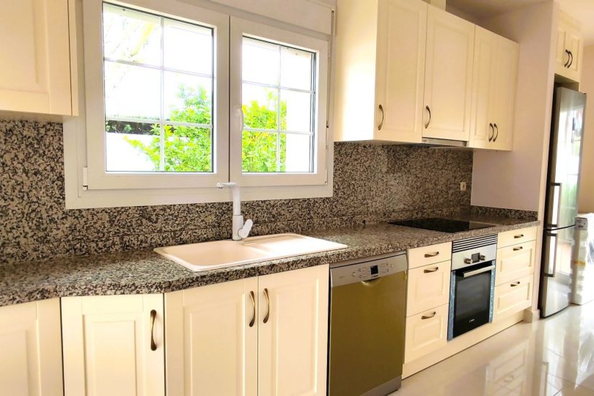 Resale - Villa / House - Orihuela Costa - Cabo Roig