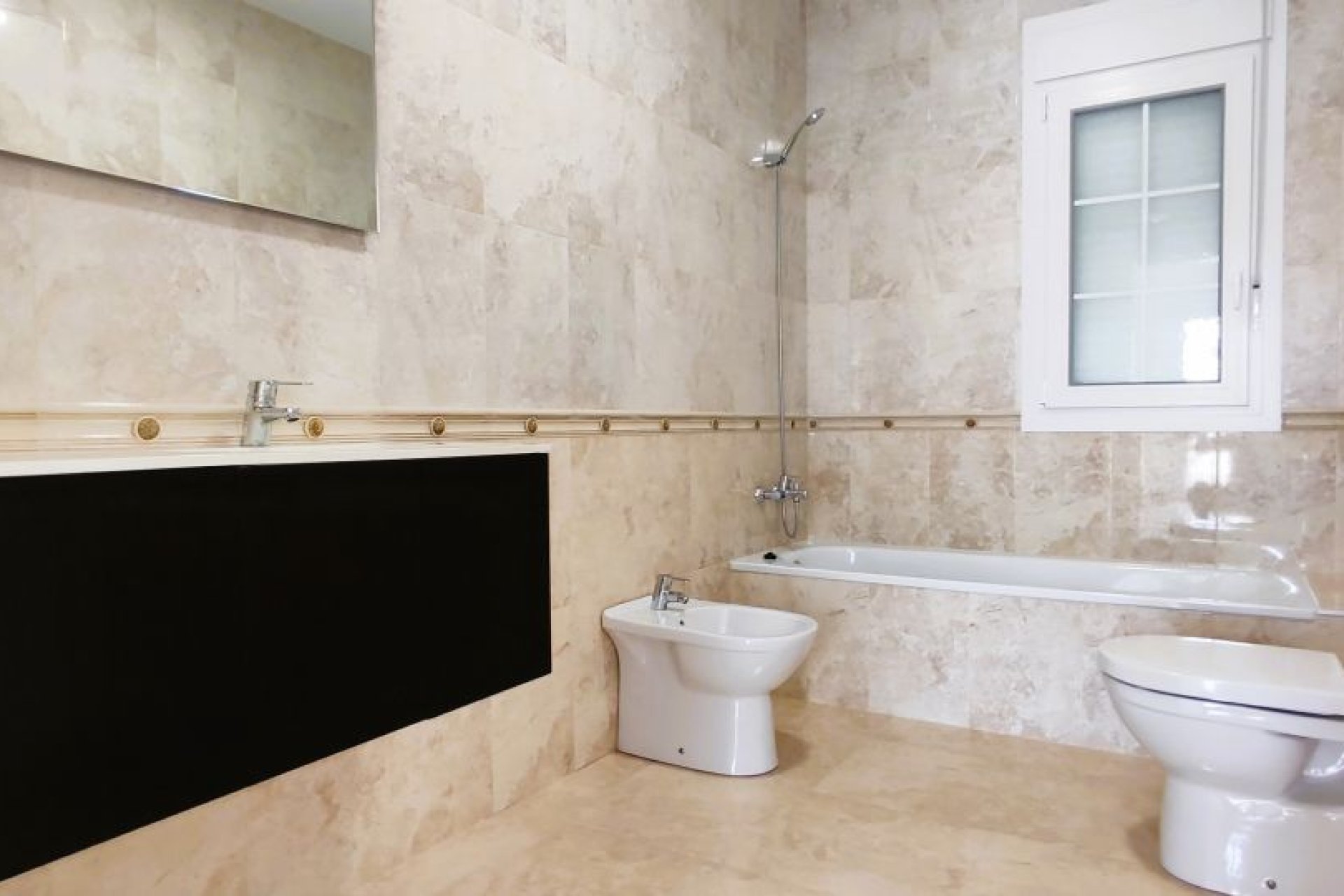 Resale - Villa / House - Orihuela Costa - Cabo Roig