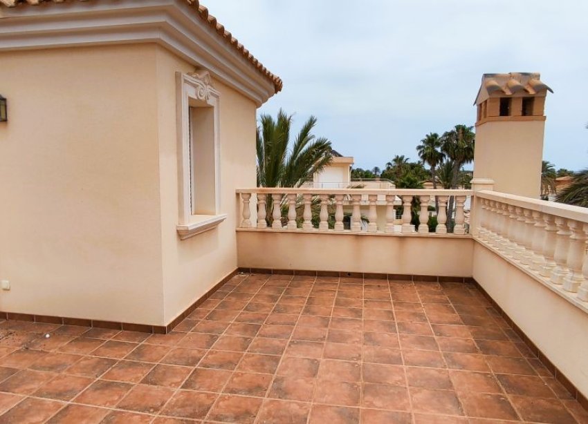 Resale - Villa / House - Orihuela Costa - Cabo Roig