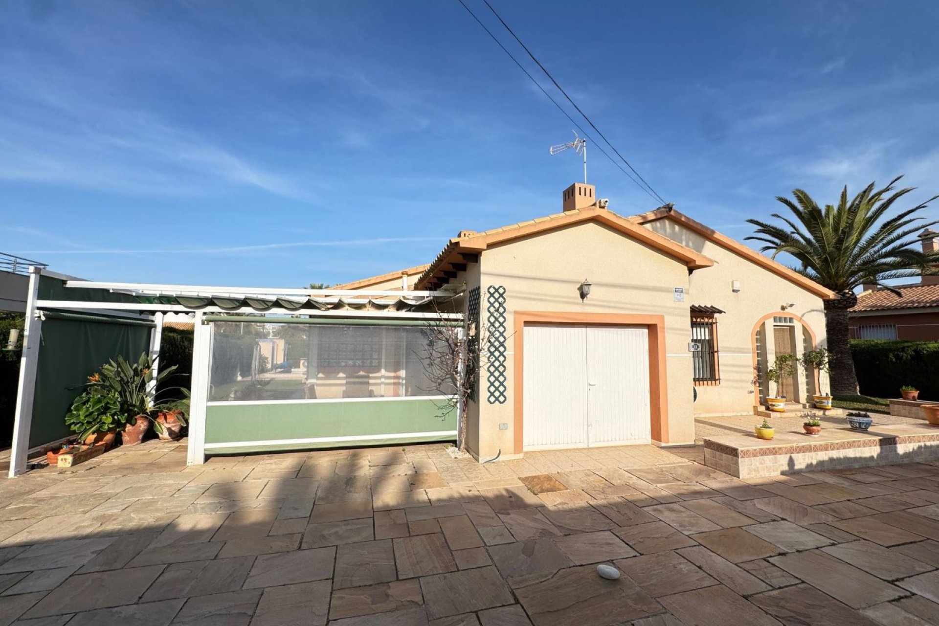 Resale - Villa / House - Orihuela Costa - Cabo Roig