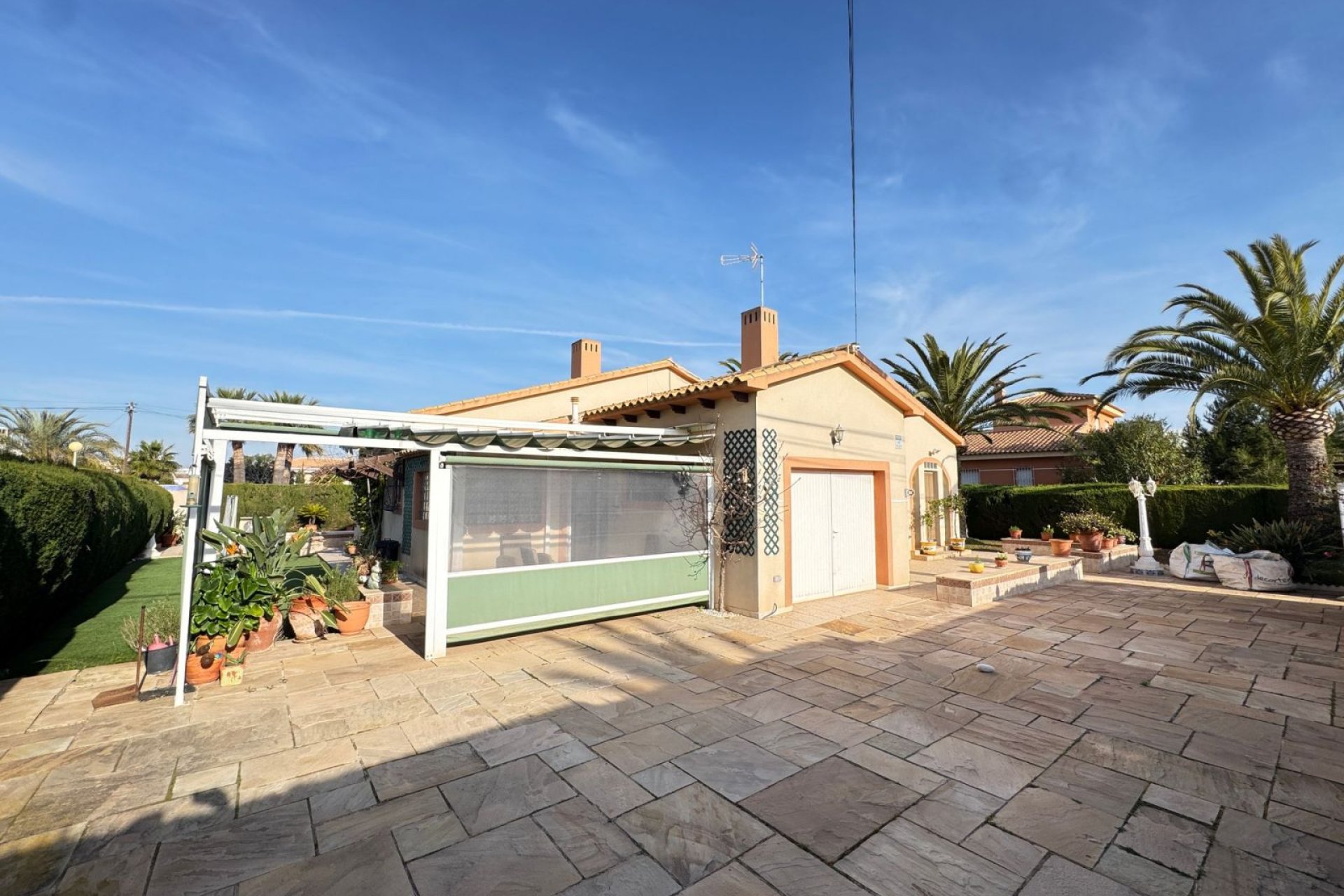 Resale - Villa / House - Orihuela Costa - Cabo Roig
