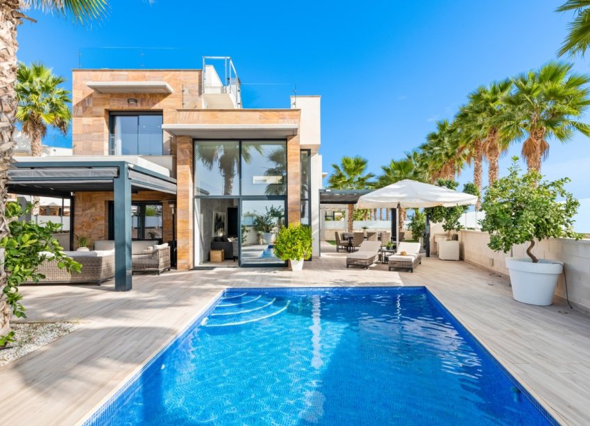 Resale - Villa / House - Orihuela Costa - Cabo Roig