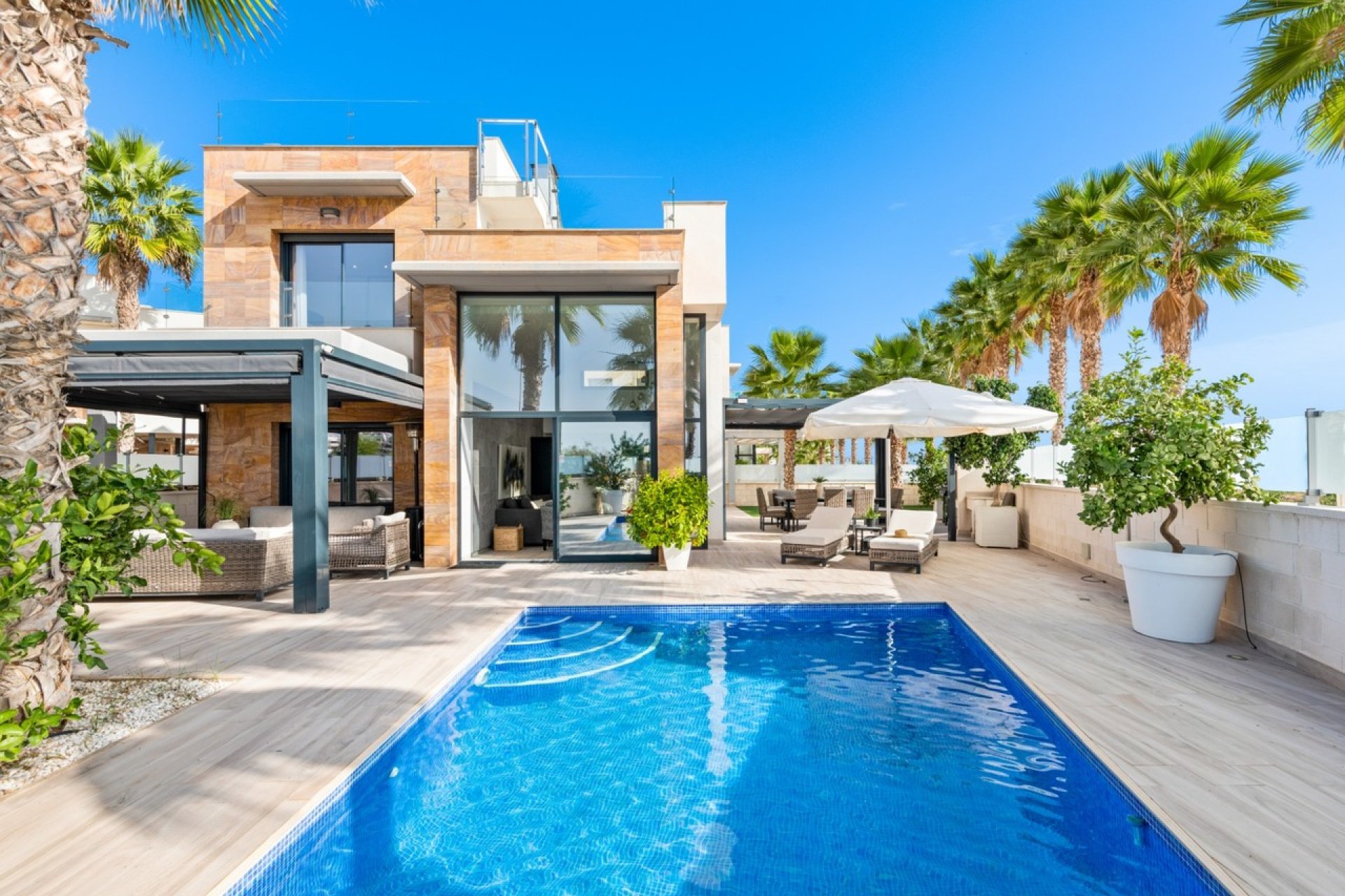 Resale - Villa / House - Orihuela Costa - Cabo Roig