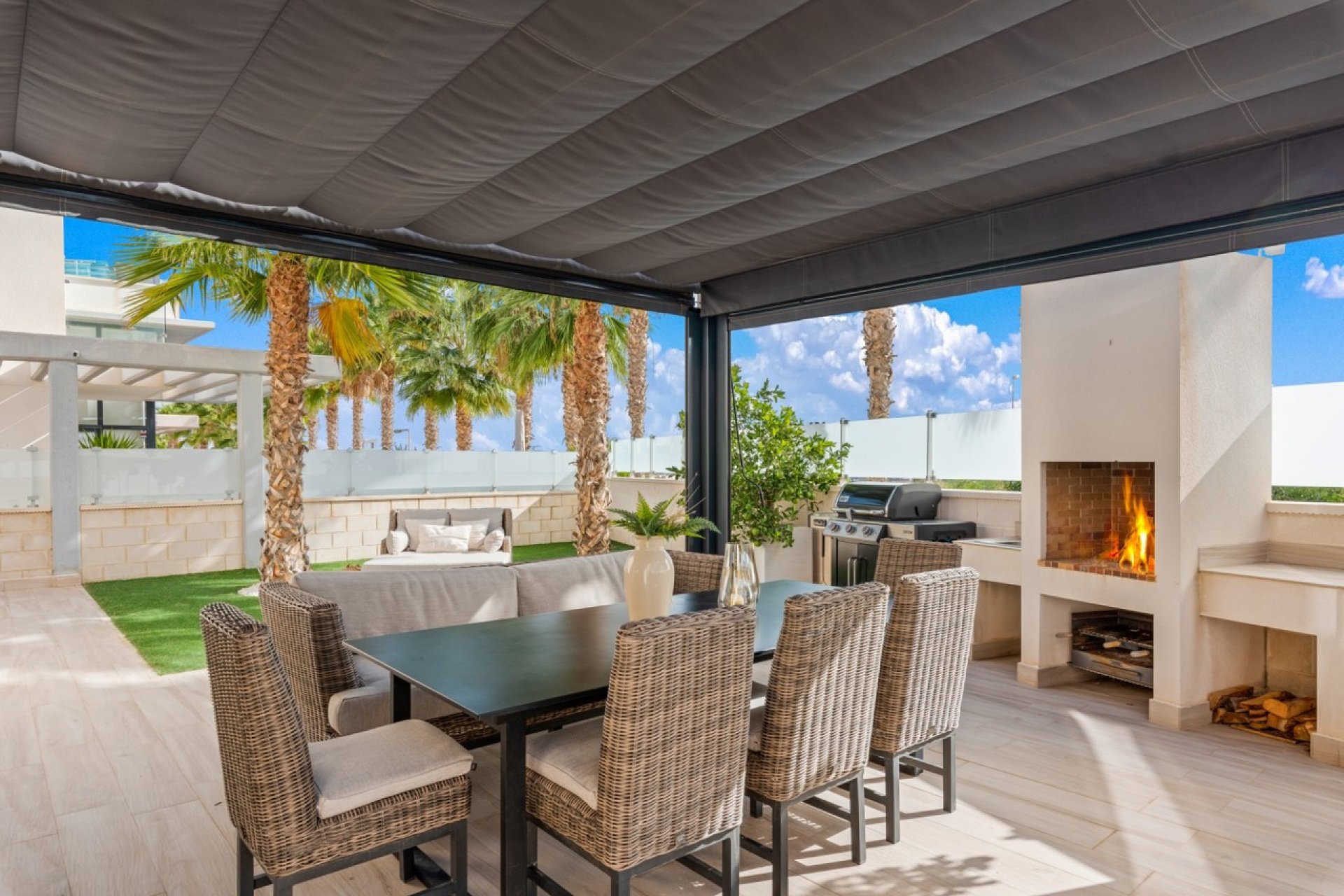 Resale - Villa / House - Orihuela Costa - Cabo Roig