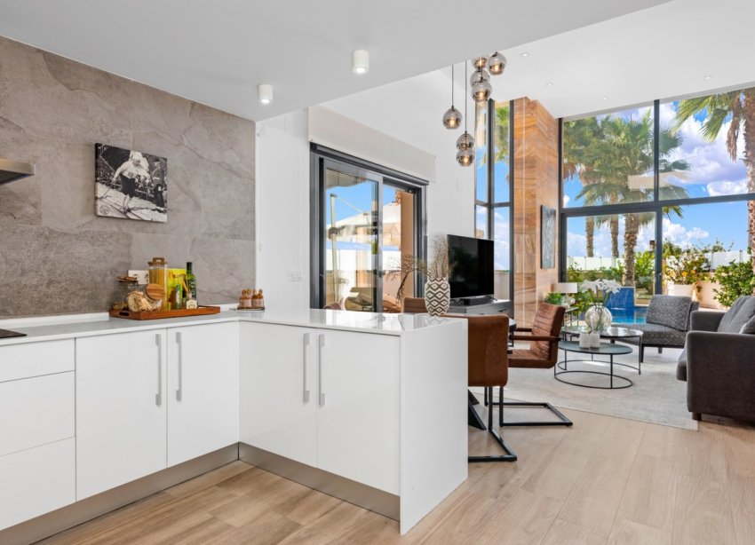 Resale - Villa / House - Orihuela Costa - Cabo Roig