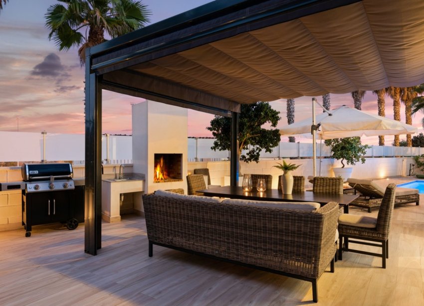Resale - Villa / House - Orihuela Costa - Cabo Roig
