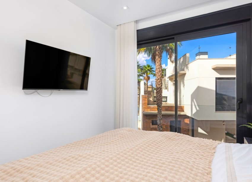 Resale - Villa / House - Orihuela Costa - Cabo Roig