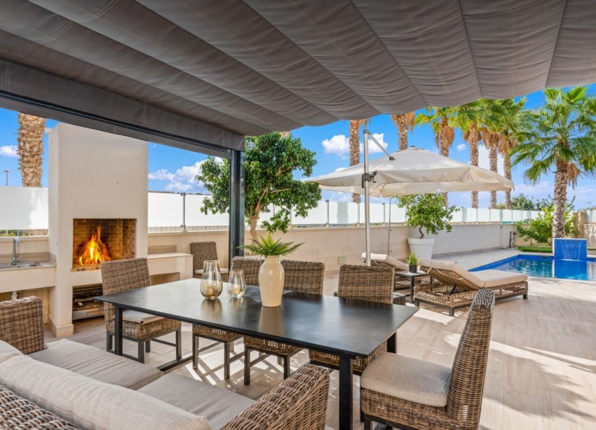 Resale - Villa / House - Orihuela Costa - Cabo Roig