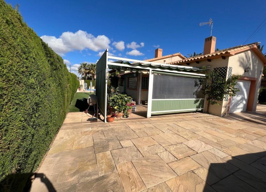 Resale - Villa / House - Orihuela Costa - Cabo Roig