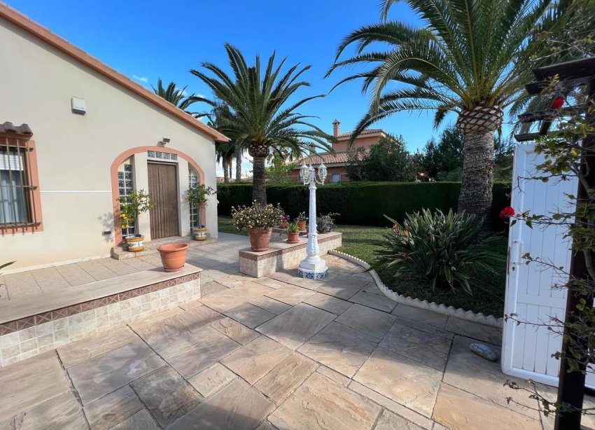 Resale - Villa / House - Orihuela Costa - Cabo Roig