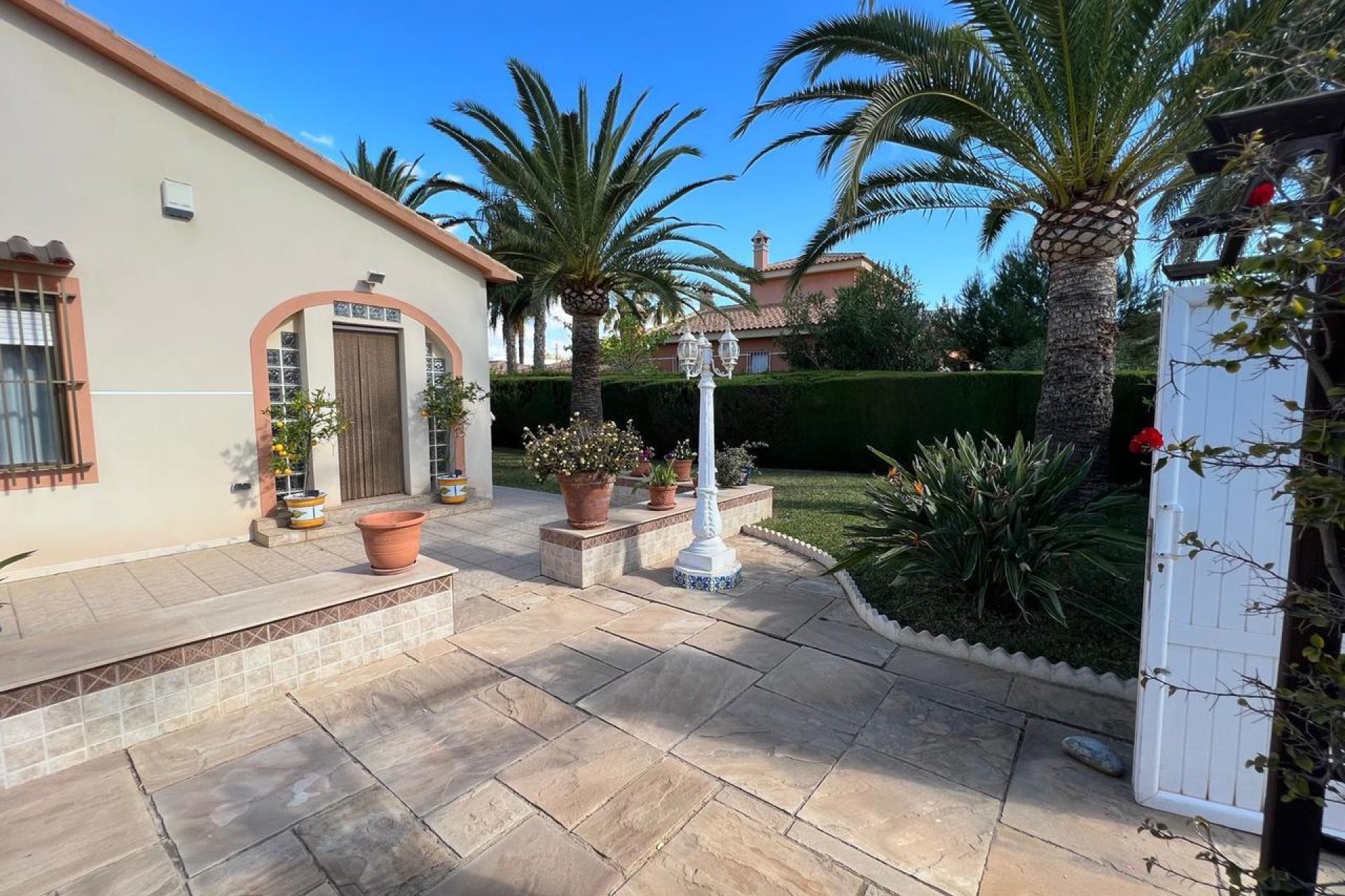 Resale - Villa / House - Orihuela Costa - Cabo Roig