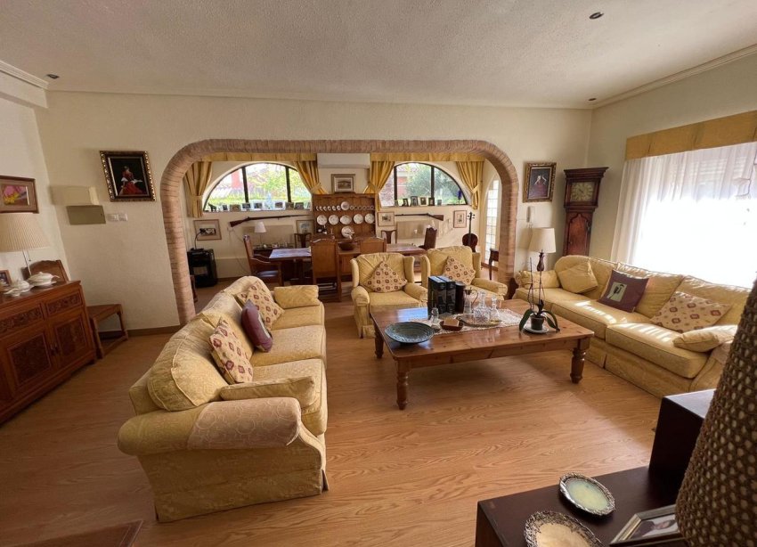 Resale - Villa / House - Orihuela Costa - Cabo Roig