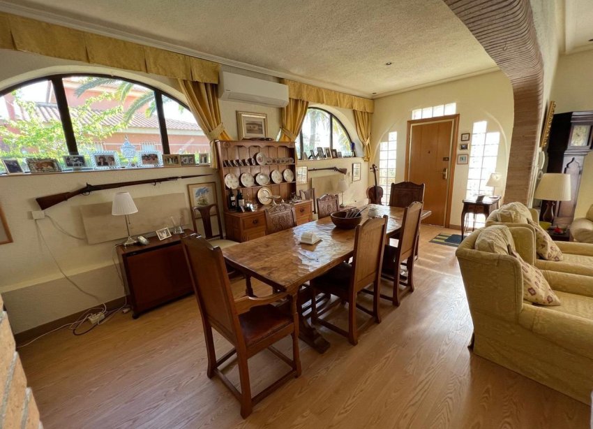 Resale - Villa / House - Orihuela Costa - Cabo Roig