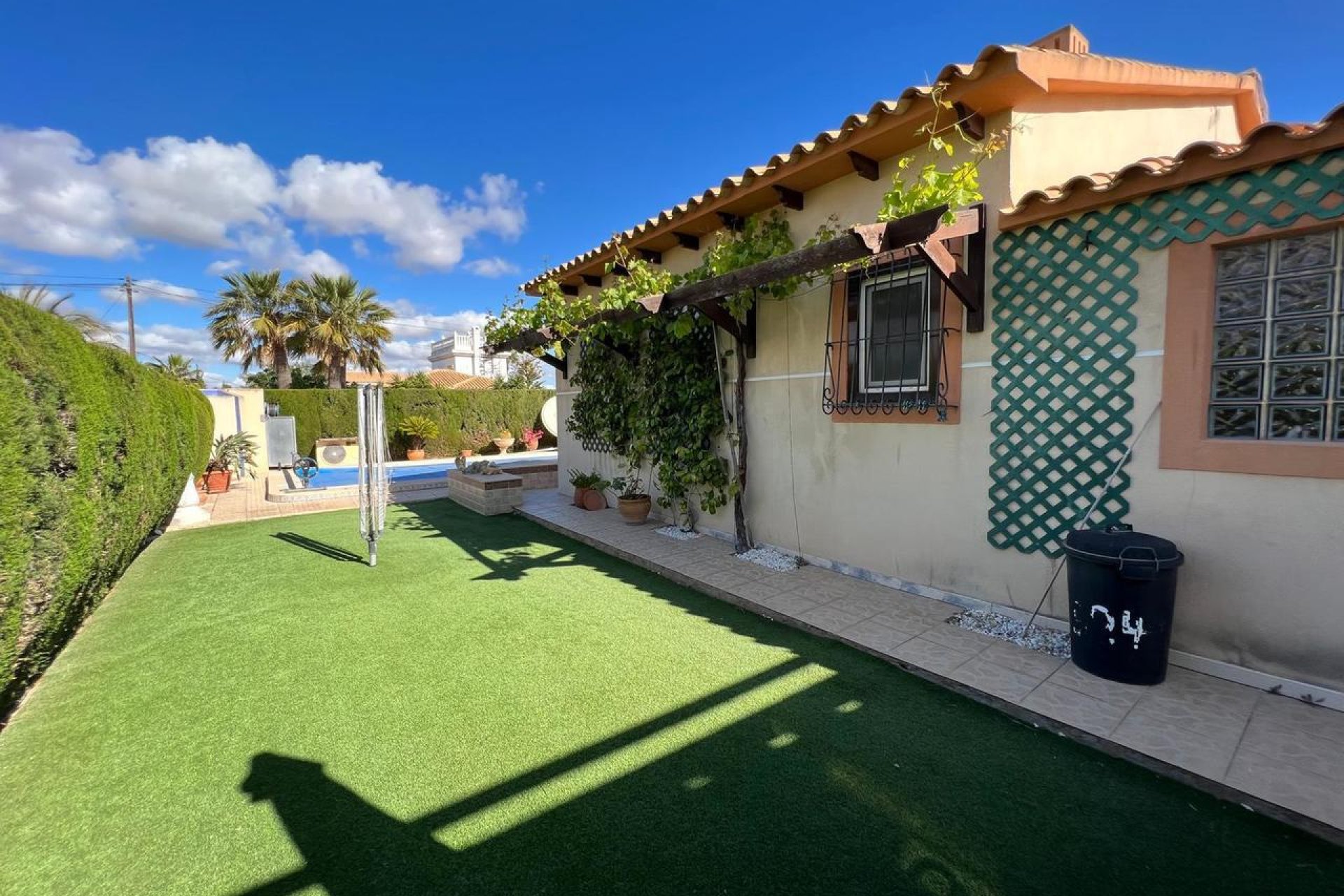 Resale - Villa / House - Orihuela Costa - Cabo Roig