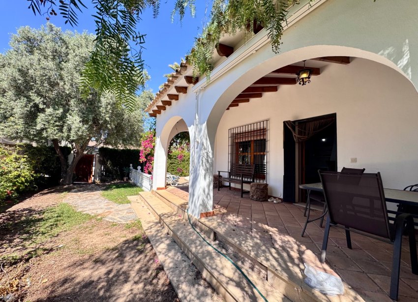Resale - Villa / House - Orihuela Costa - Cabo Roig