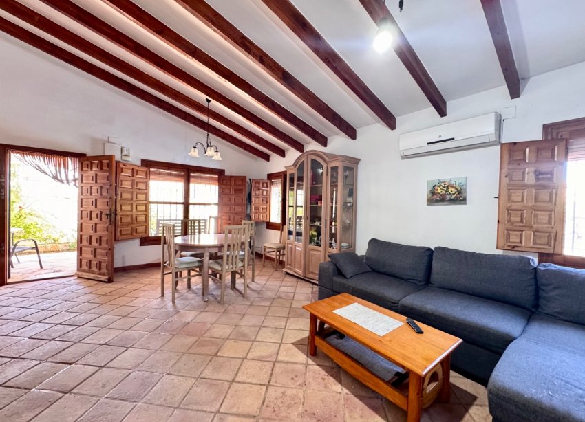 Resale - Villa / House - Orihuela Costa - Cabo Roig