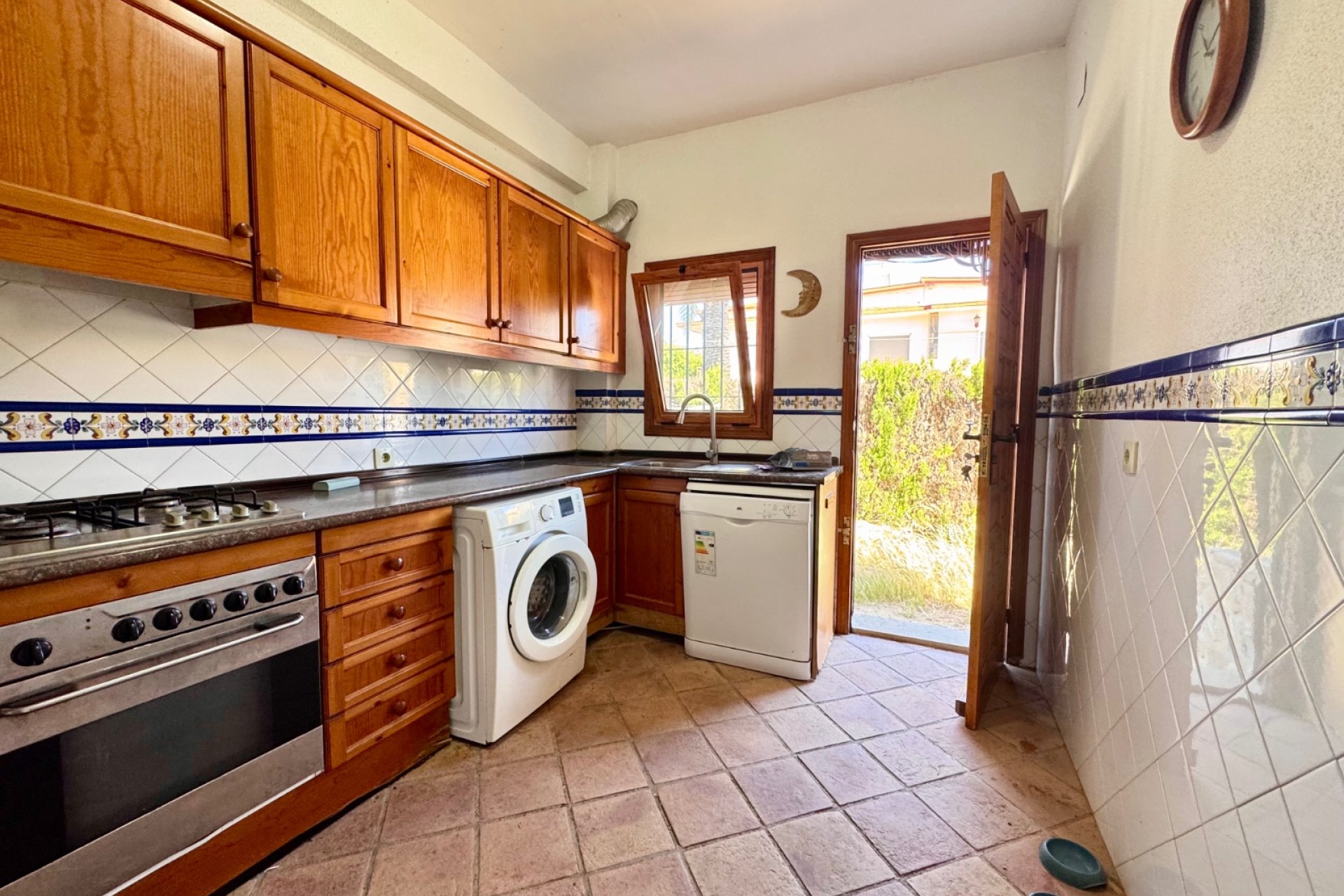 Resale - Villa / House - Orihuela Costa - Cabo Roig