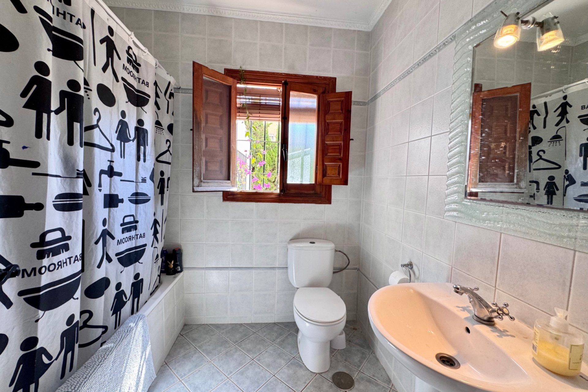 Resale - Villa / House - Orihuela Costa - Cabo Roig