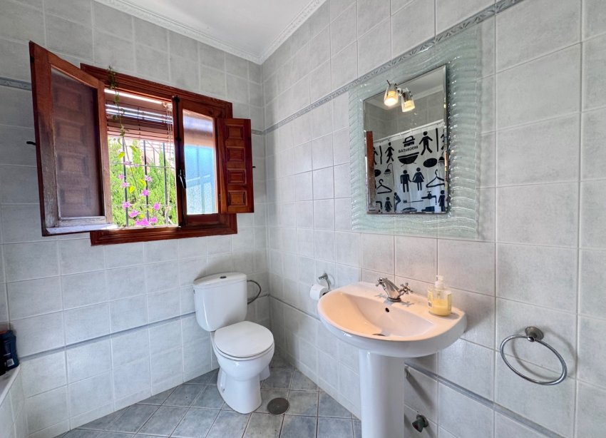 Resale - Villa / House - Orihuela Costa - Cabo Roig
