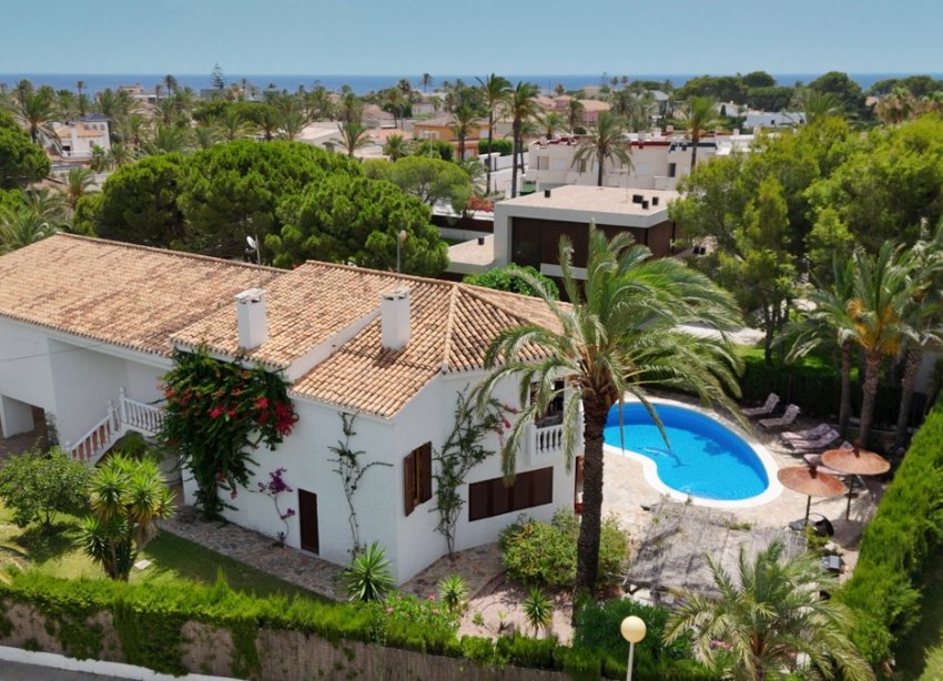 Resale - Villa / House - Orihuela Costa - Cabo Roig