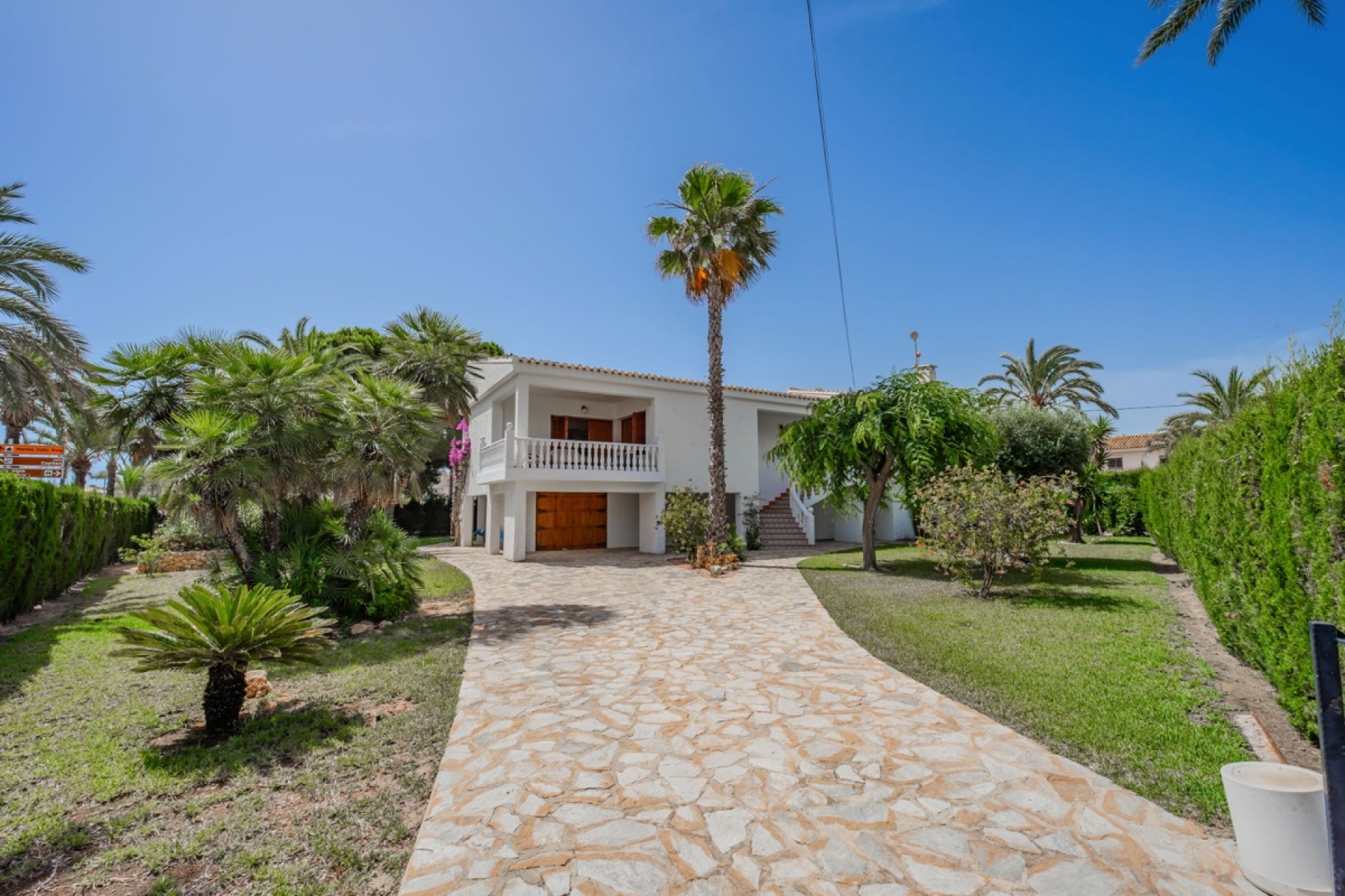 Resale - Villa / House - Orihuela Costa - Cabo Roig