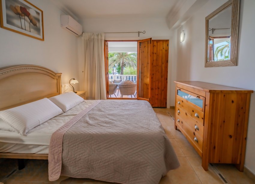 Resale - Villa / House - Orihuela Costa - Cabo Roig