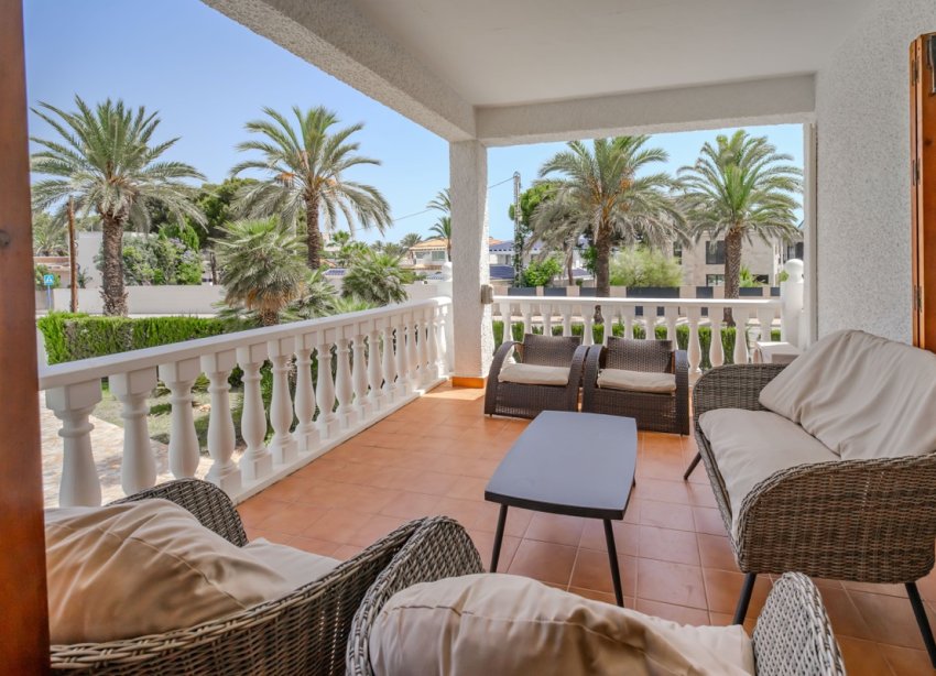 Resale - Villa / House - Orihuela Costa - Cabo Roig