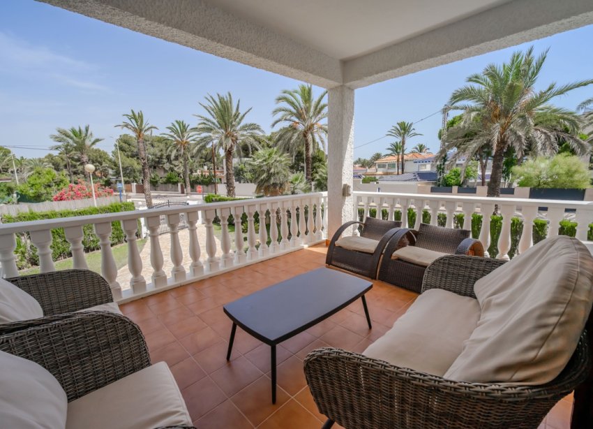 Resale - Villa / House - Orihuela Costa - Cabo Roig