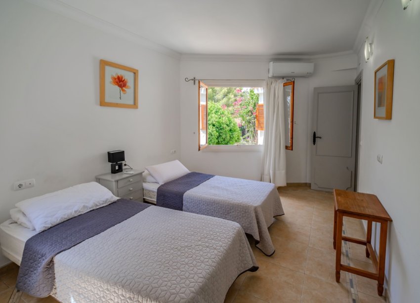 Resale - Villa / House - Orihuela Costa - Cabo Roig