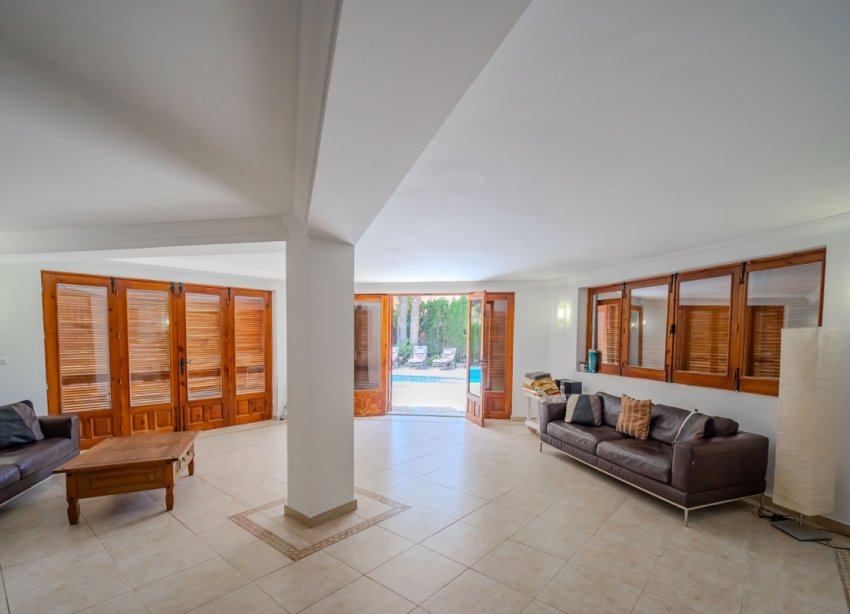Resale - Villa / House - Orihuela Costa - Cabo Roig