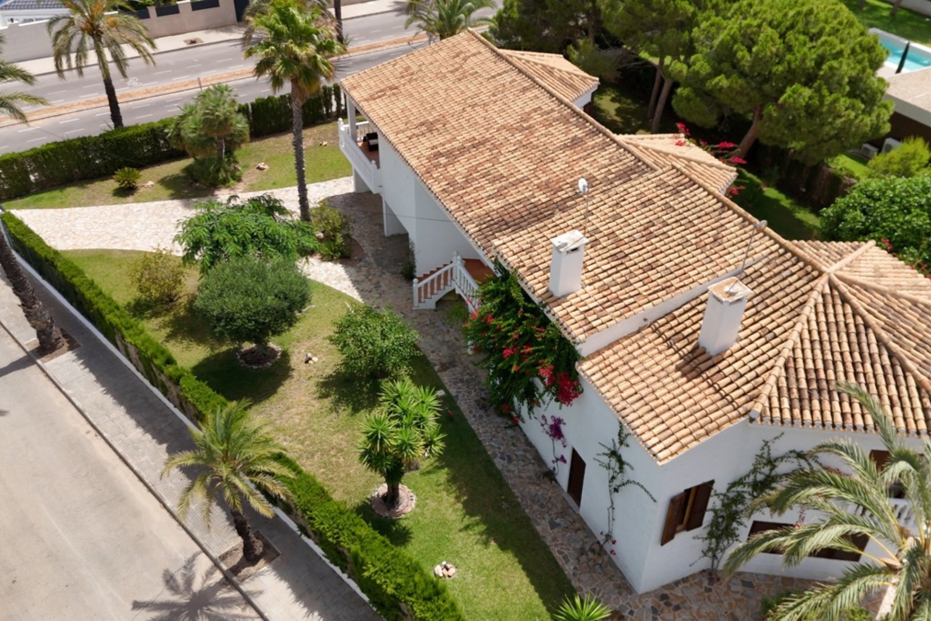 Resale - Villa / House - Orihuela Costa - Cabo Roig
