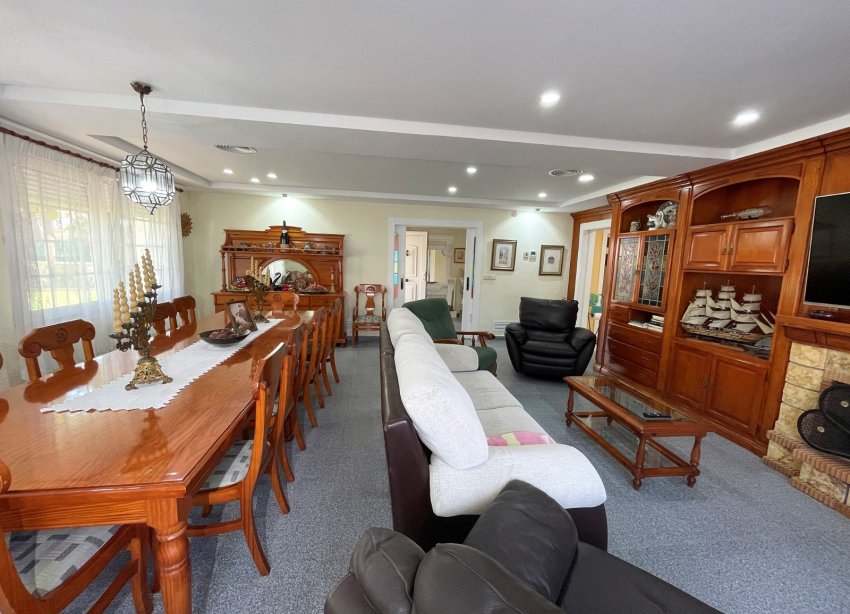 Resale - Villa / House - Orihuela Costa - Cabo Roig