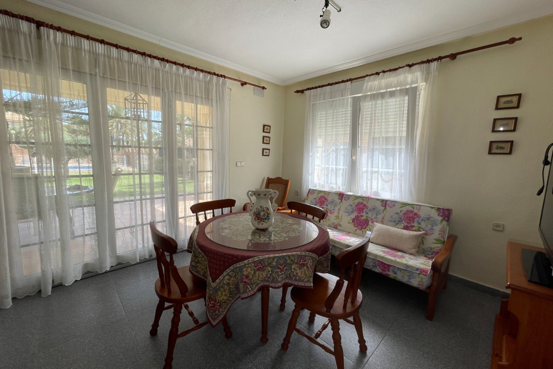 Resale - Villa / House - Orihuela Costa - Cabo Roig