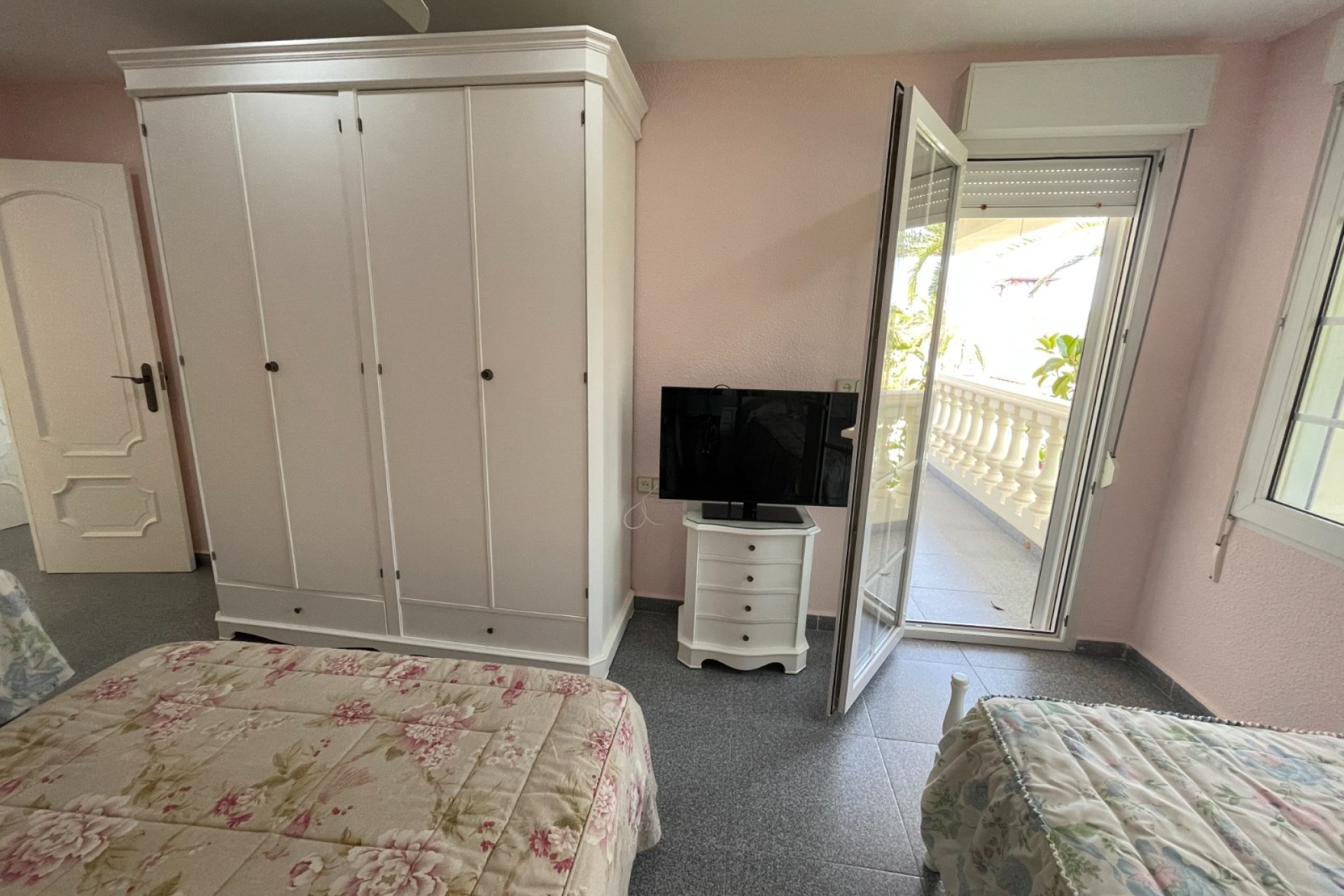 Resale - Villa / House - Orihuela Costa - Cabo Roig