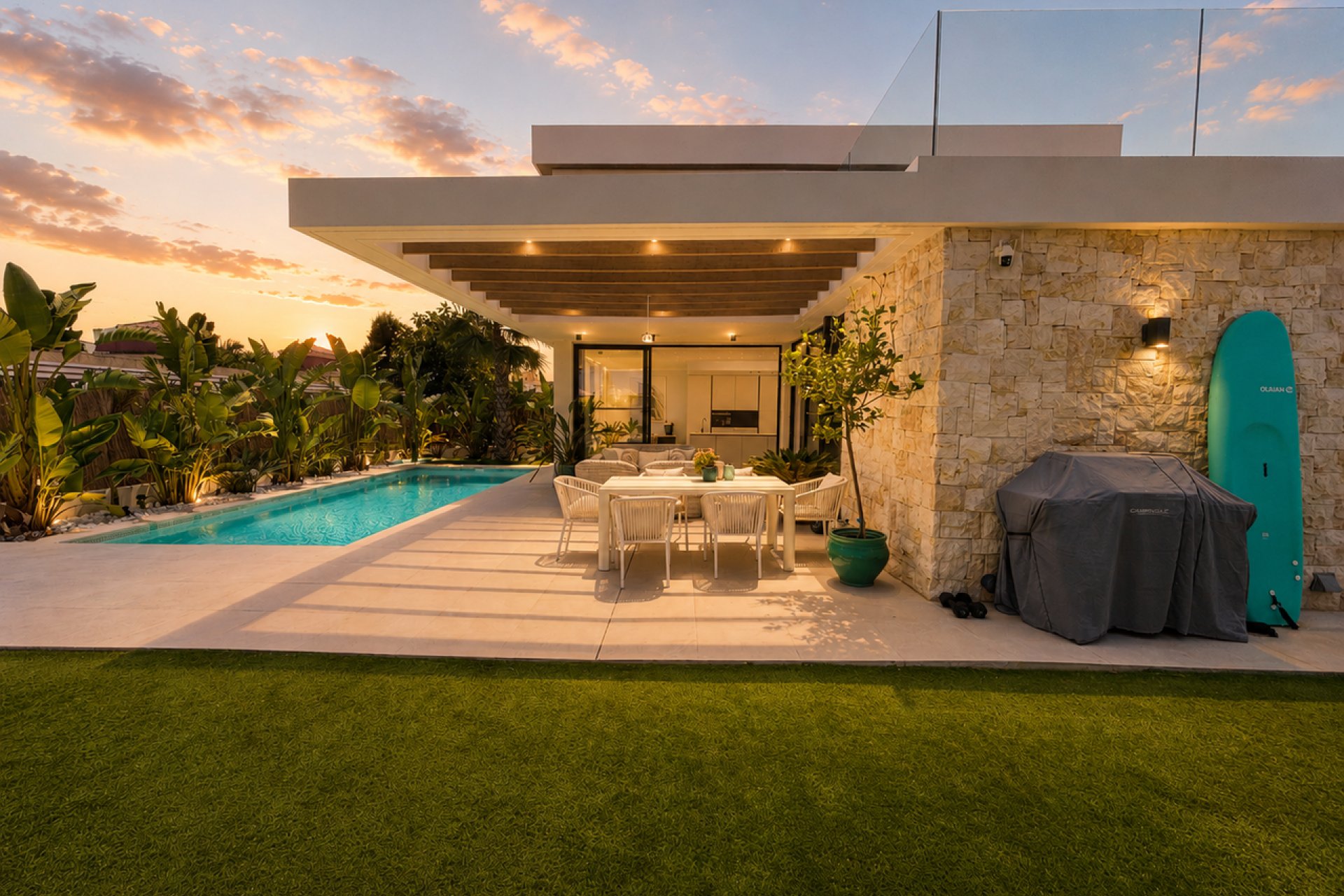 Resale - Villa / House - Orihuela Costa - Cabo Roig