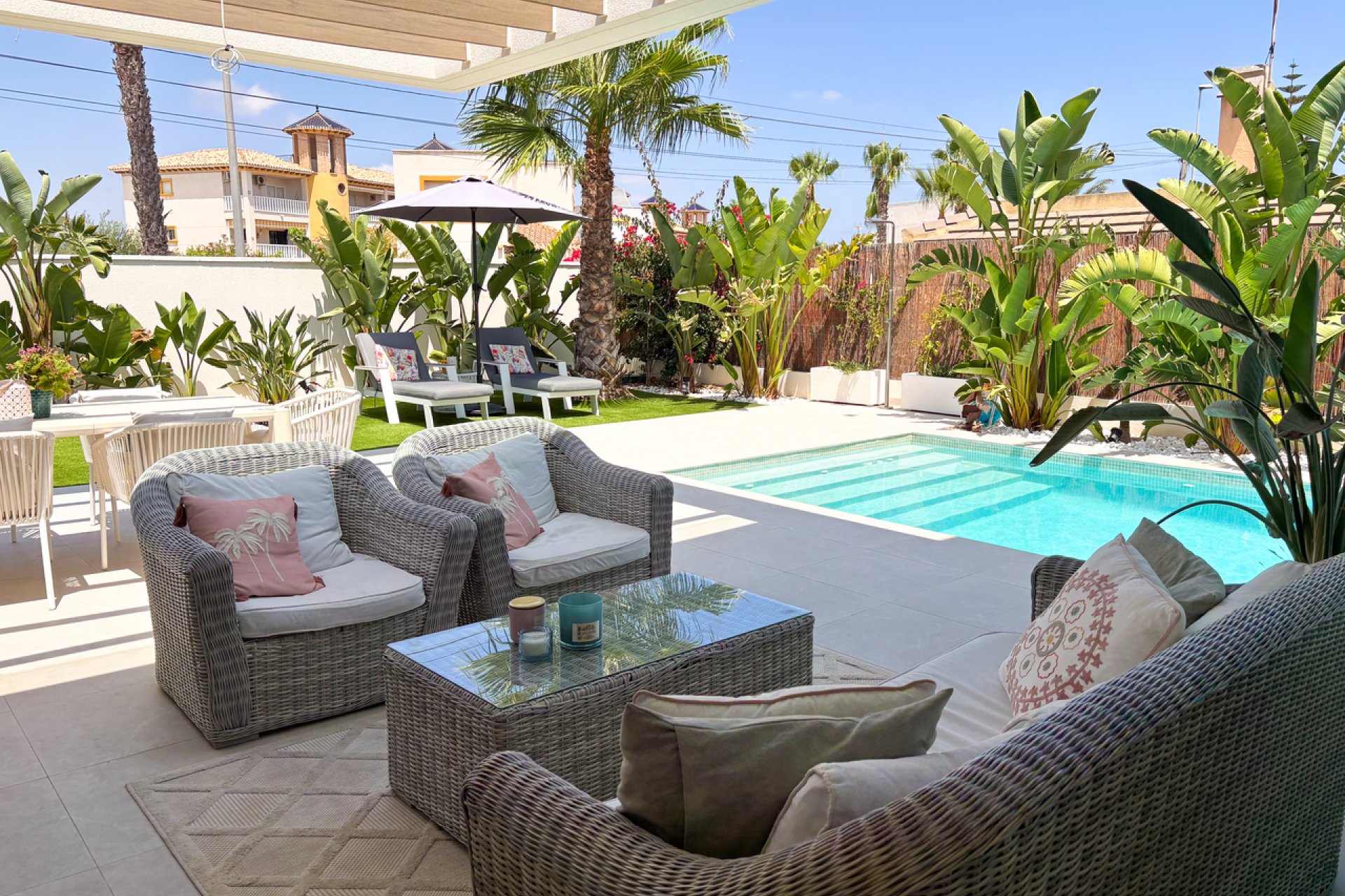 Resale - Villa / House - Orihuela Costa - Cabo Roig