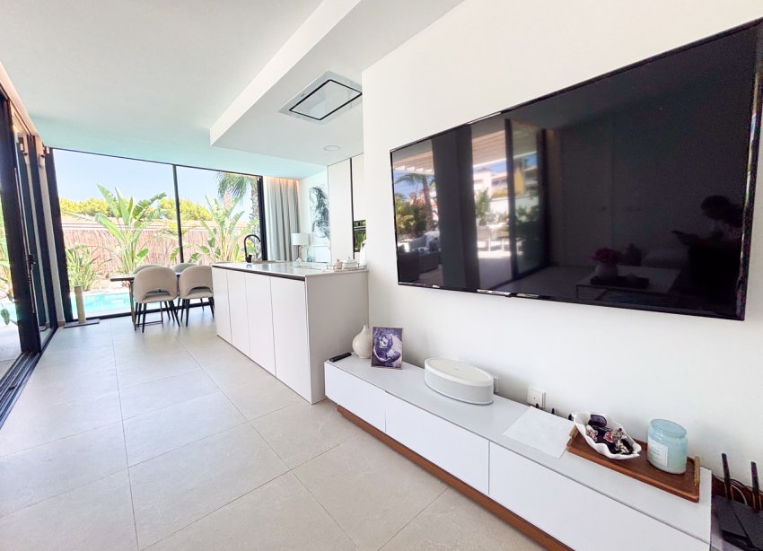 Resale - Villa / House - Orihuela Costa - Cabo Roig