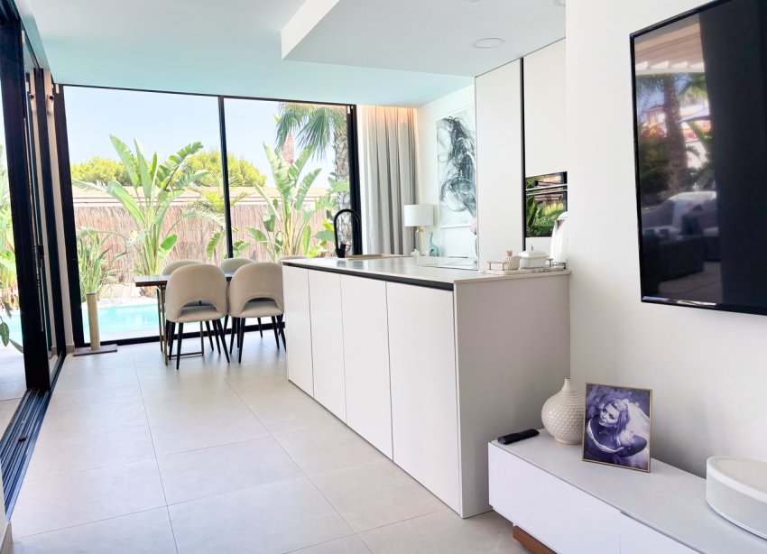Resale - Villa / House - Orihuela Costa - Cabo Roig