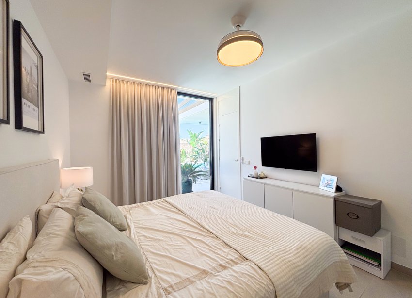 Resale - Villa / House - Orihuela Costa - Cabo Roig