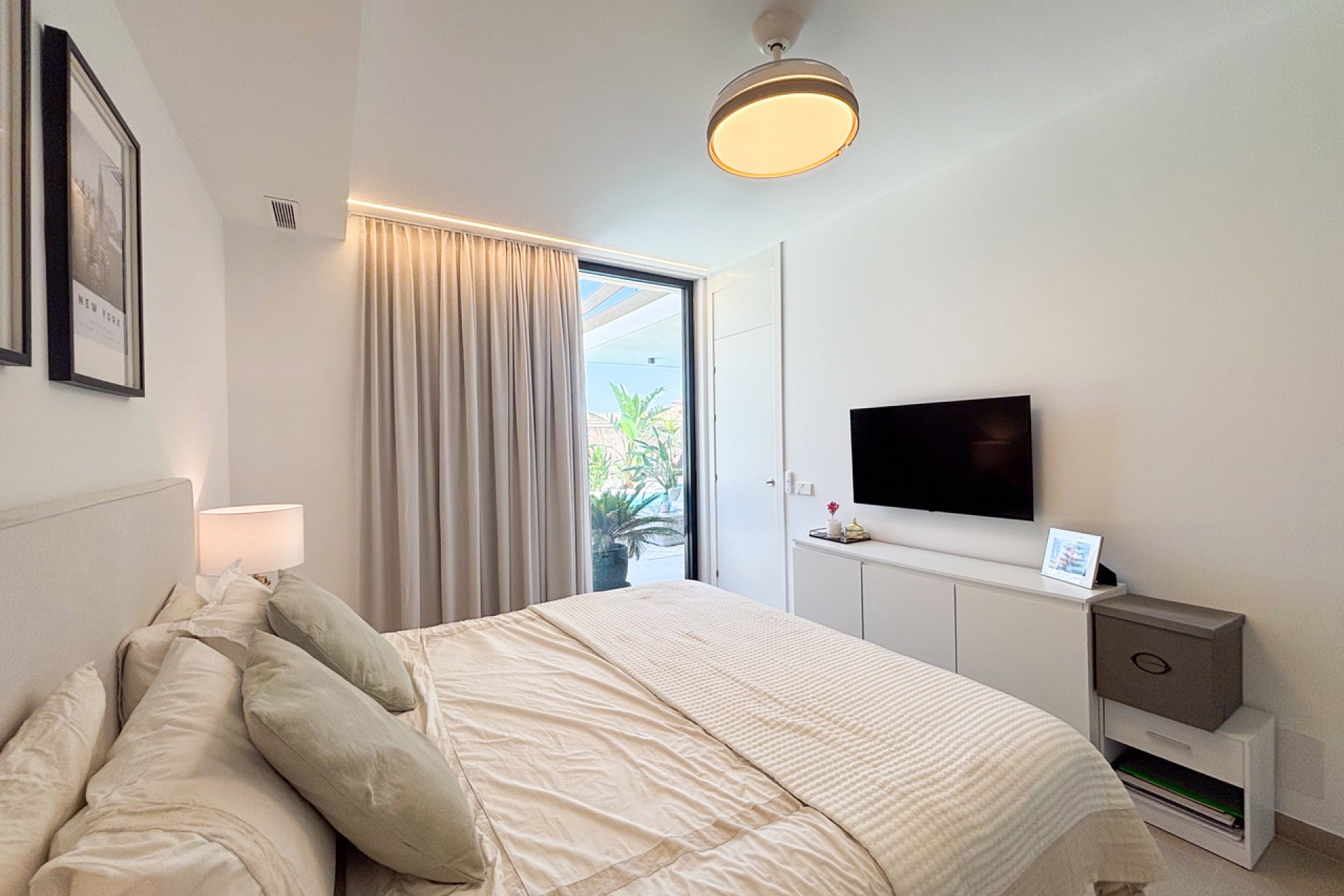 Resale - Villa / House - Orihuela Costa - Cabo Roig