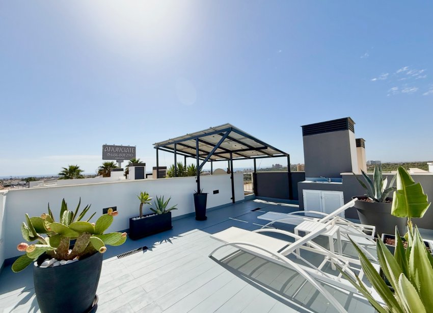 Resale - Villa / House - Orihuela Costa - Cabo Roig