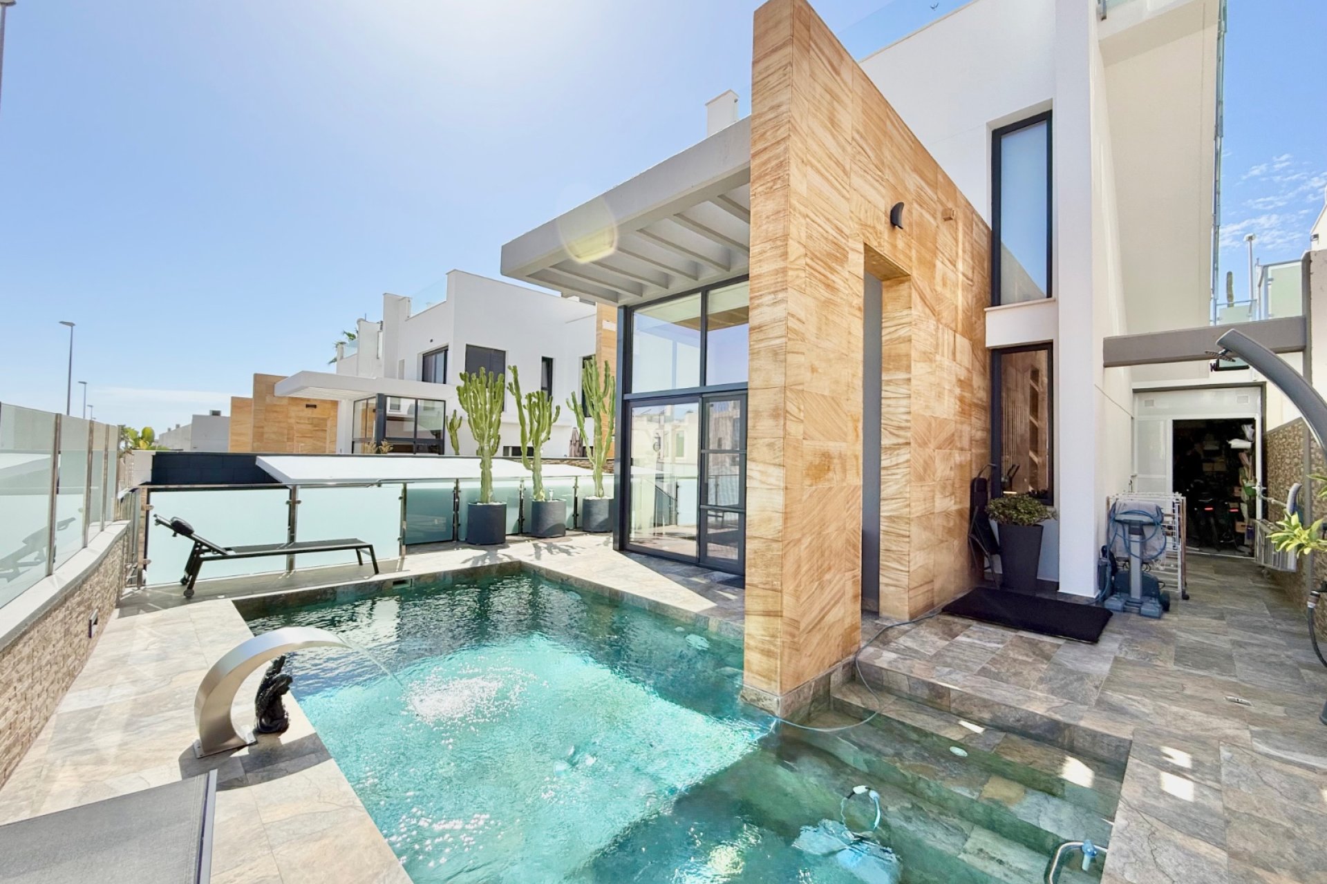 Resale - Villa / House - Orihuela Costa - Cabo Roig