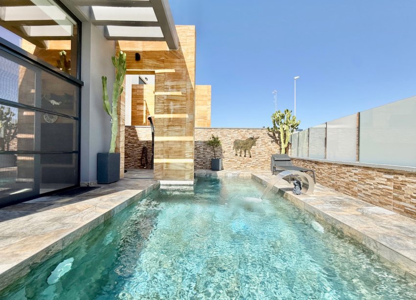 Resale - Villa / House - Orihuela Costa - Cabo Roig