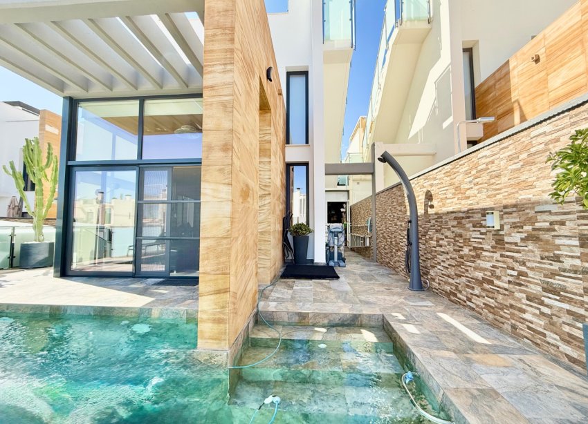 Resale - Villa / House - Orihuela Costa - Cabo Roig