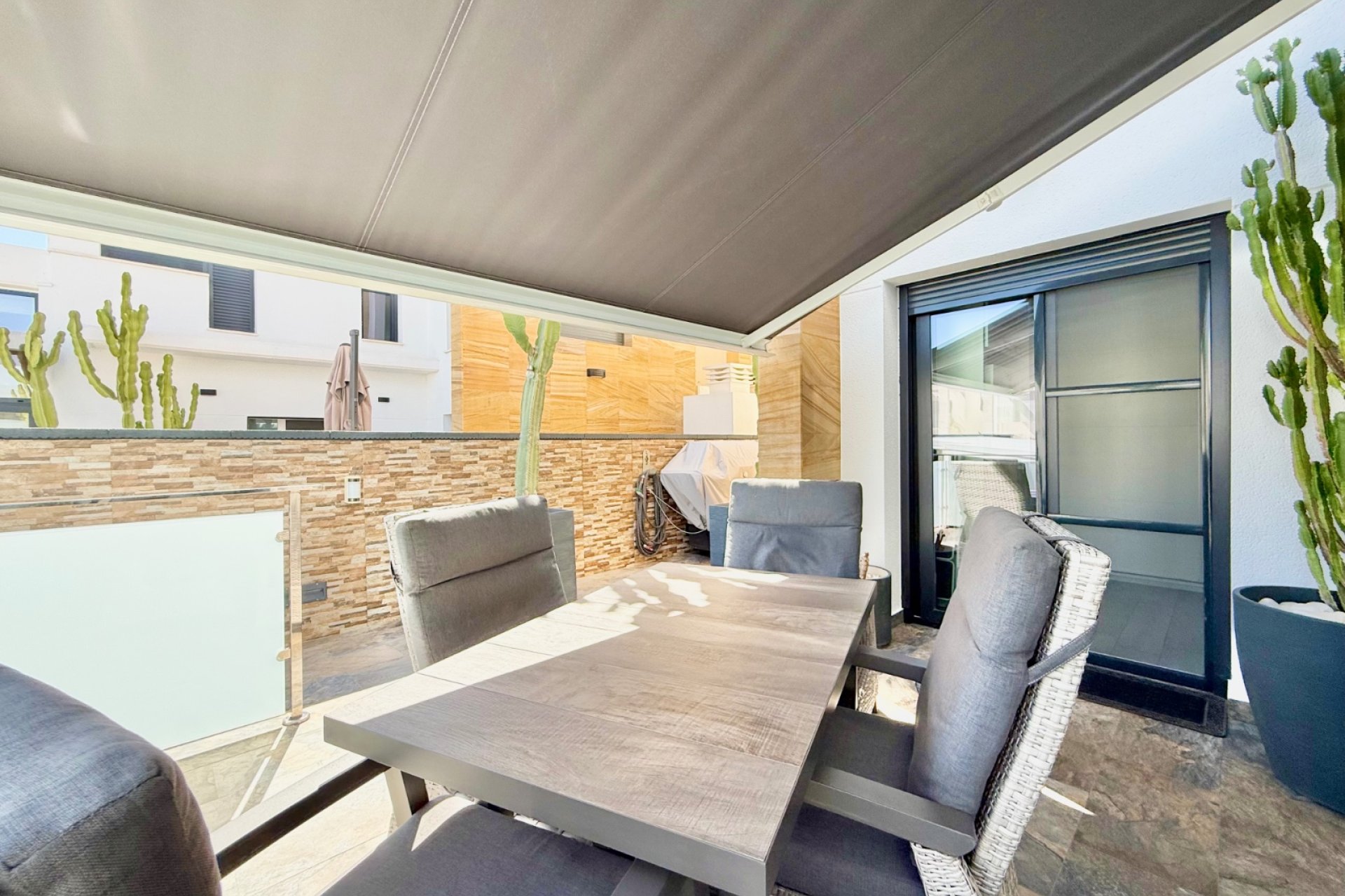 Resale - Villa / House - Orihuela Costa - Cabo Roig