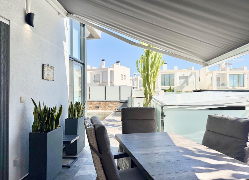 Resale - Villa / House - Orihuela Costa - Cabo Roig