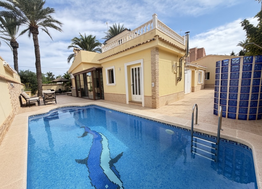 Resale - Villa / House - Orihuela Costa - Cabo Roig
