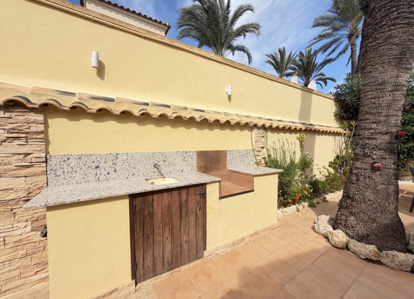 Resale - Villa / House - Orihuela Costa - Cabo Roig