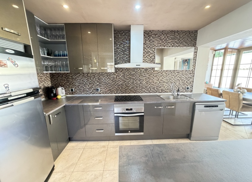 Resale - Villa / House - Orihuela Costa - Cabo Roig